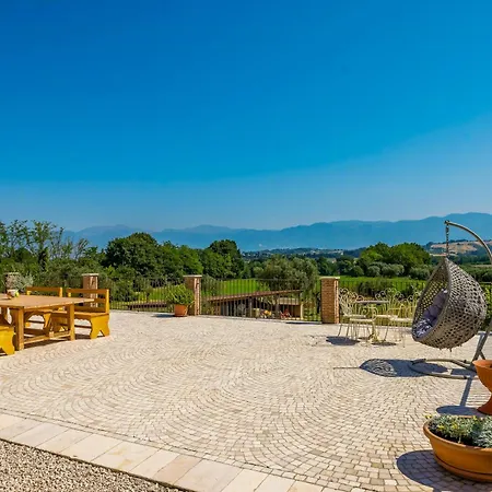Exclusive With Pool Near Caserta