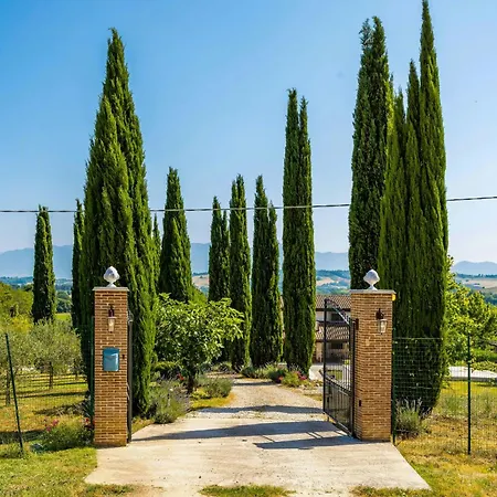 Exclusive With Pool Near Caserta